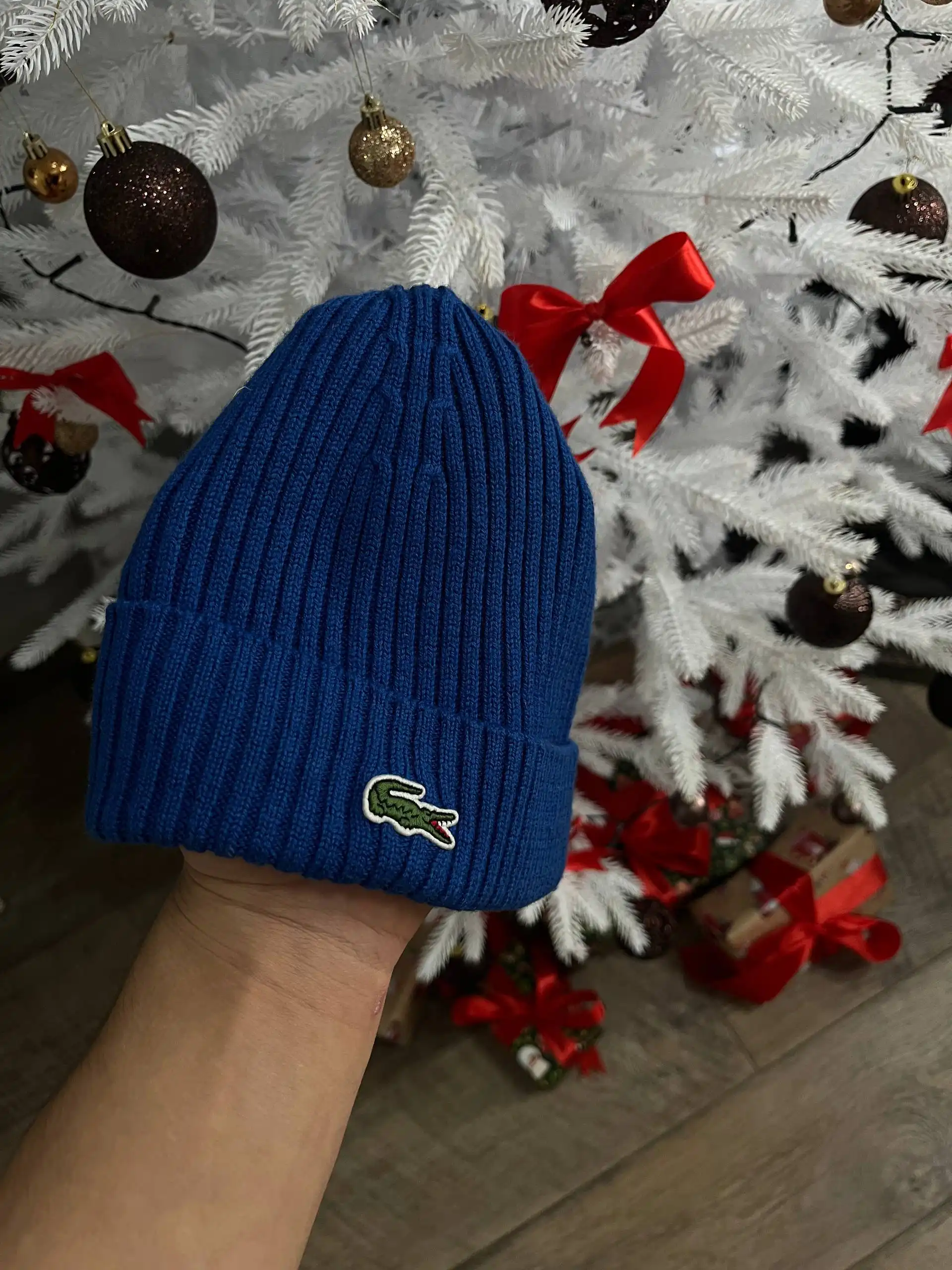 Продам штаны, свитшот и шапку в идеальном состоянии