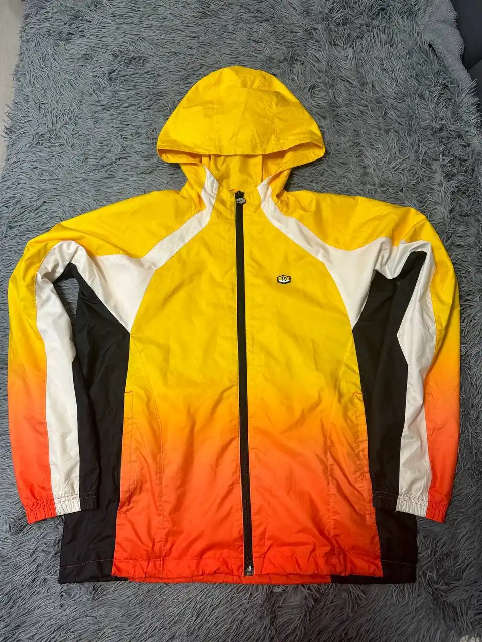 Ветровка Nike TN размер S/M