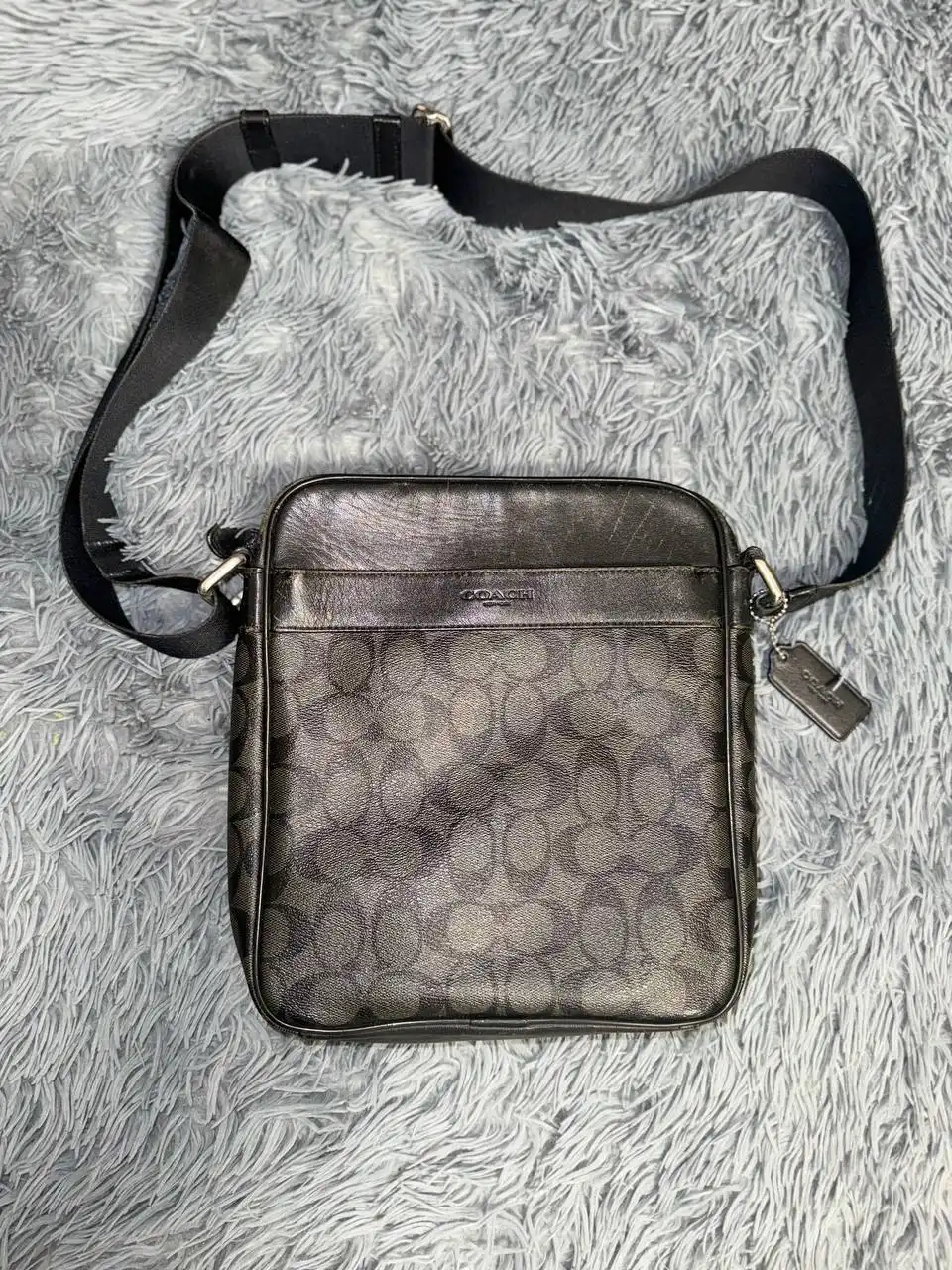 Сумка Coach удовлетворительного состояния с регулируемым размером