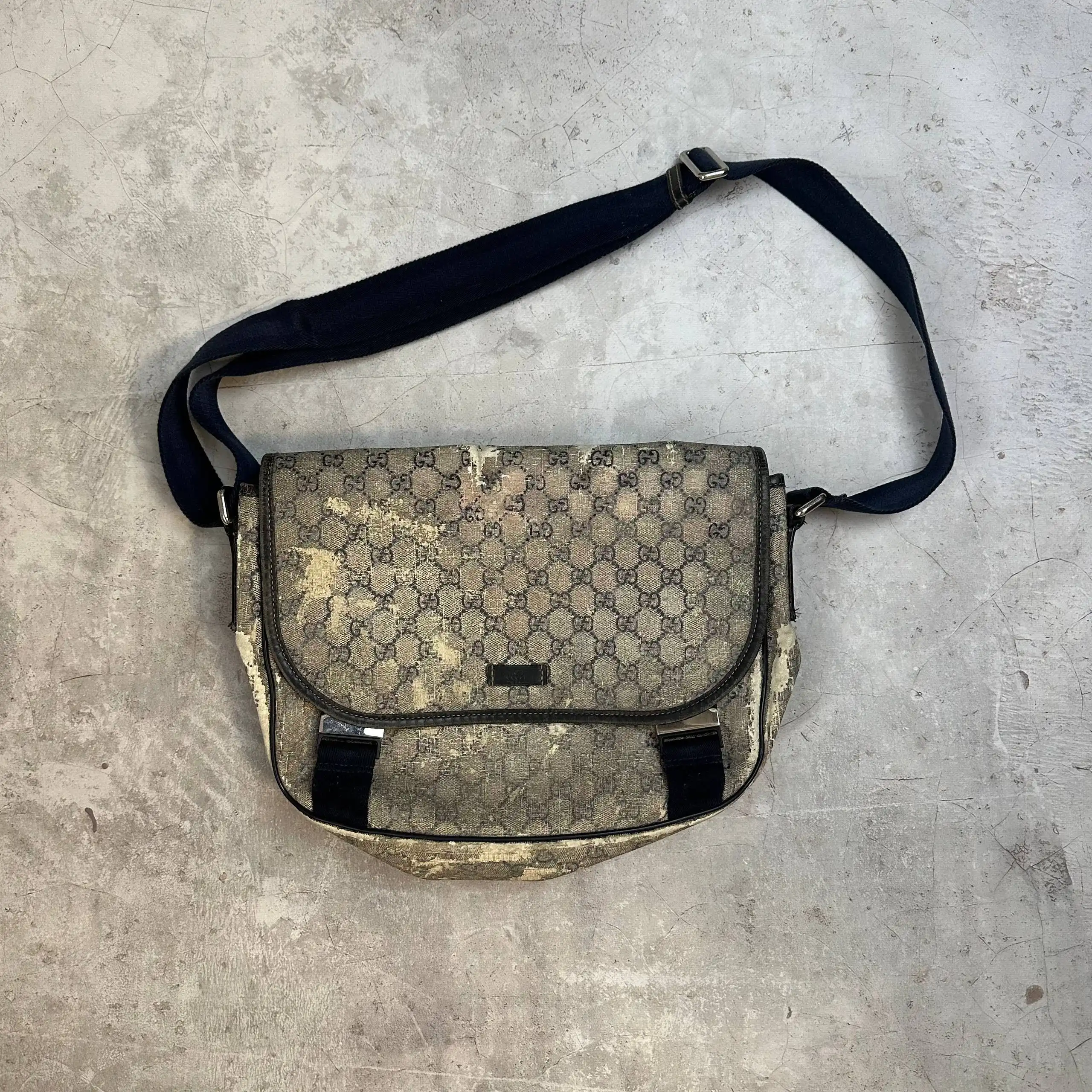 Gucci GG Supreme Canvas Messenger Bag vintage