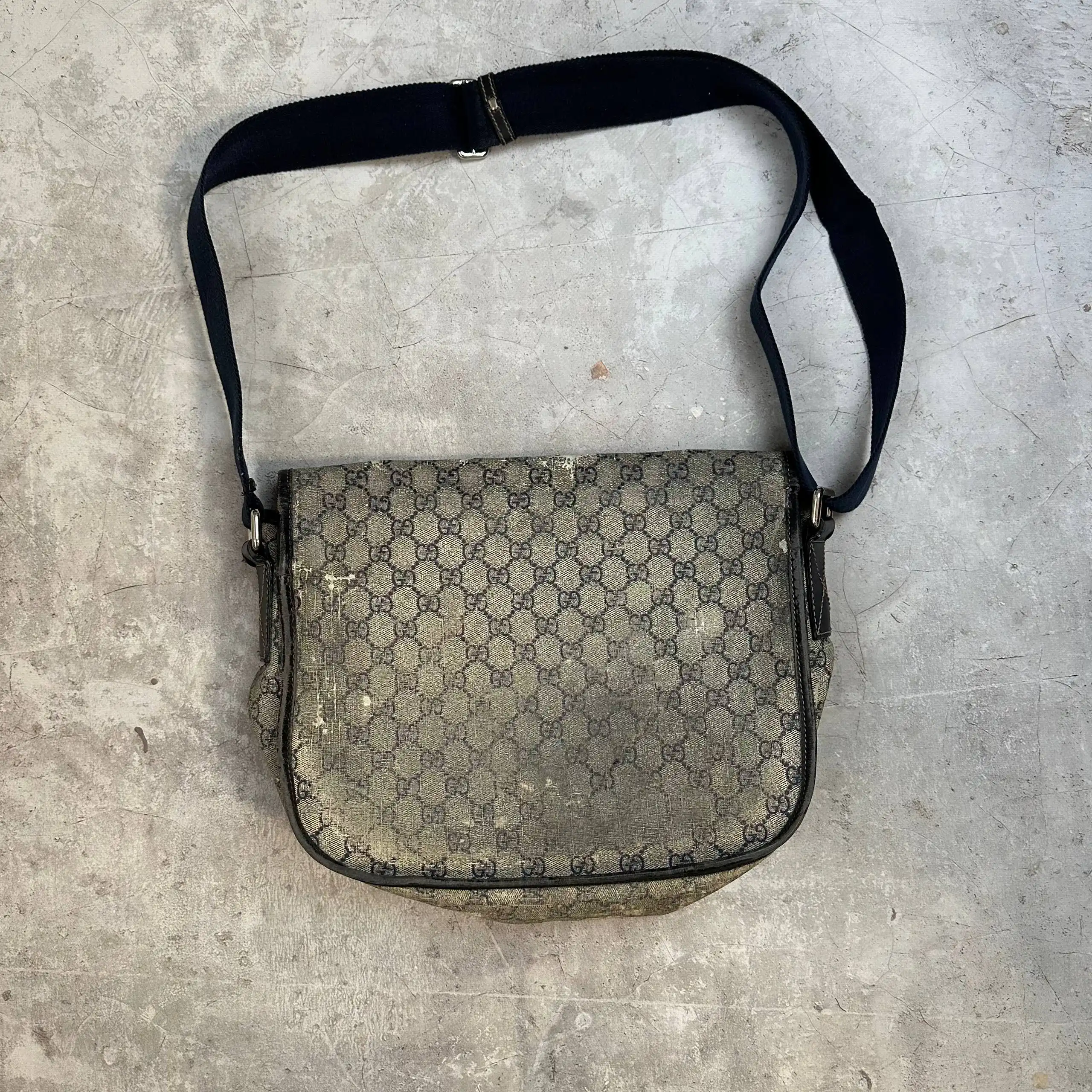 Gucci GG Supreme Canvas Messenger Bag vintage