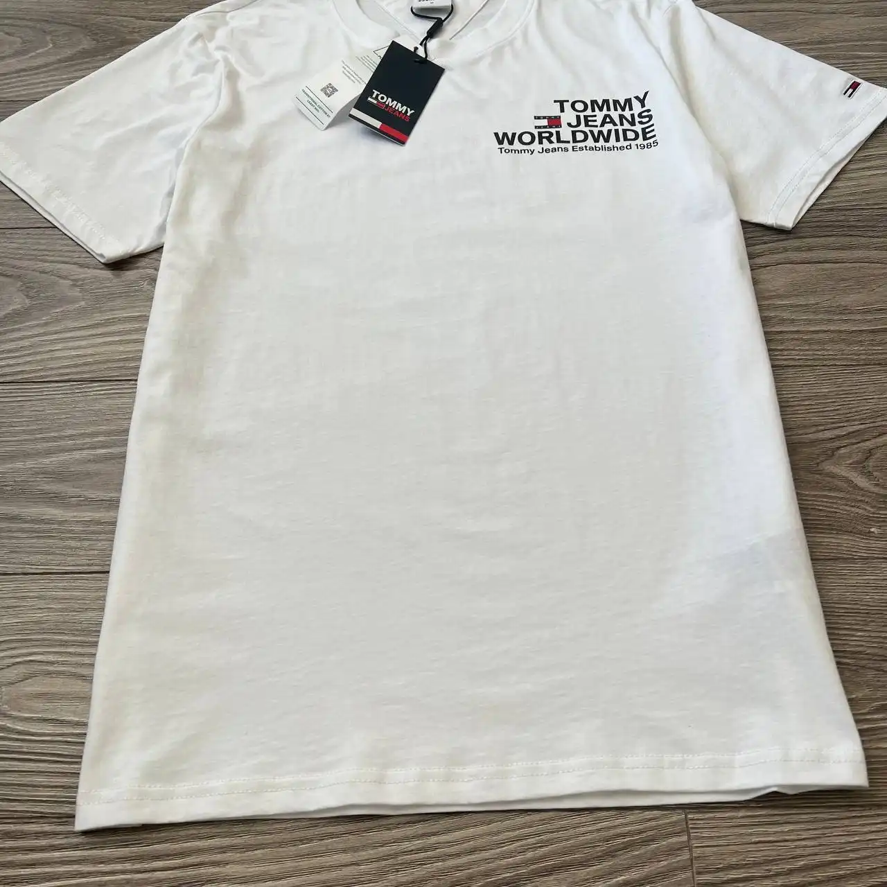 Новая футболка Tommy Jeans с логотип принтом - Футболки (Одежда) в Архангельск