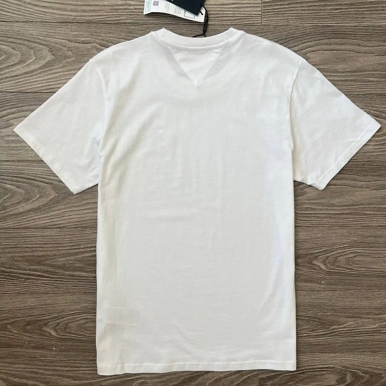 Новая футболка Tommy Jeans с логотип принтом - Футболки (Одежда) в Архангельск