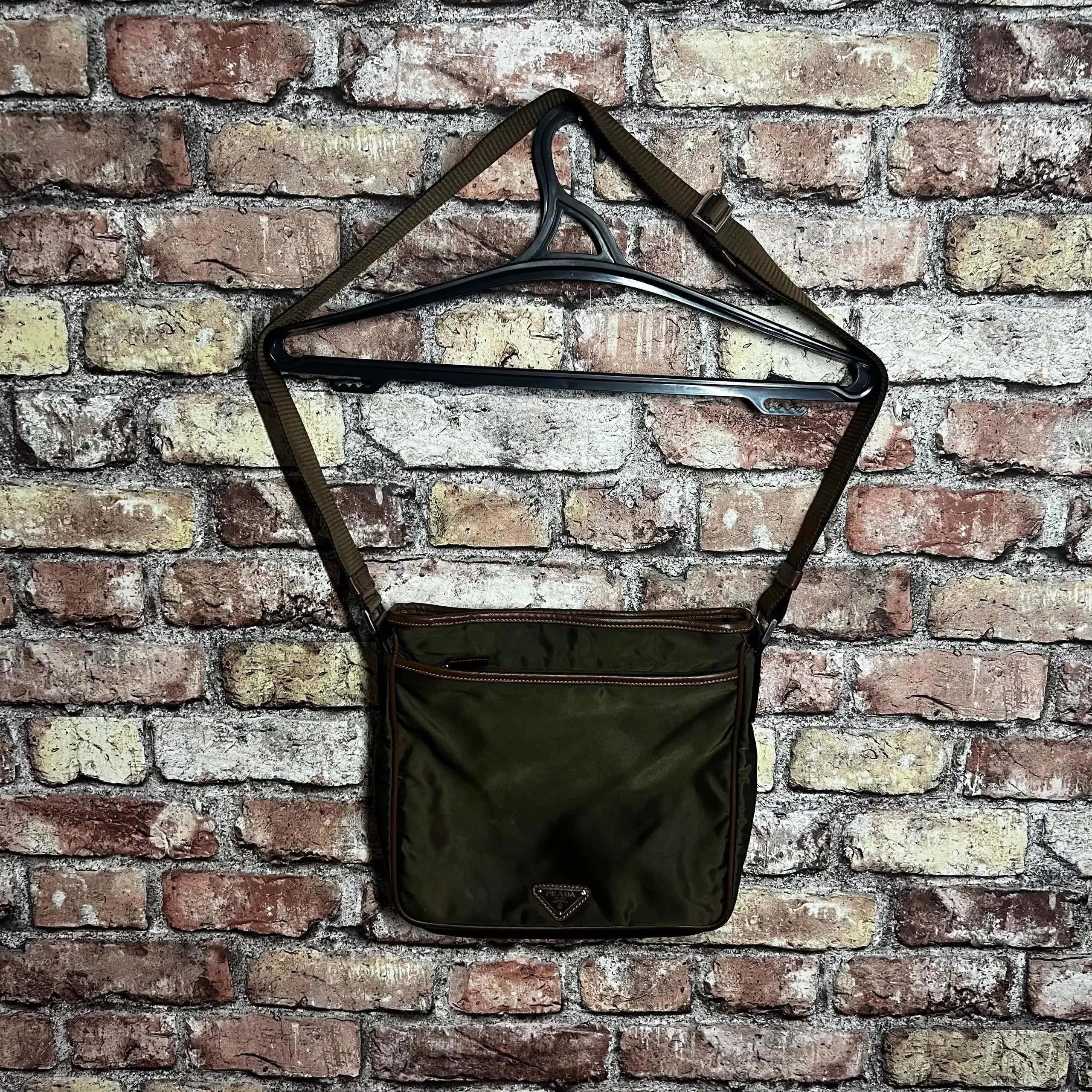 Сумка Prada б/у в хорошем состоянии - Сумки (Барахолка) в Архангельск