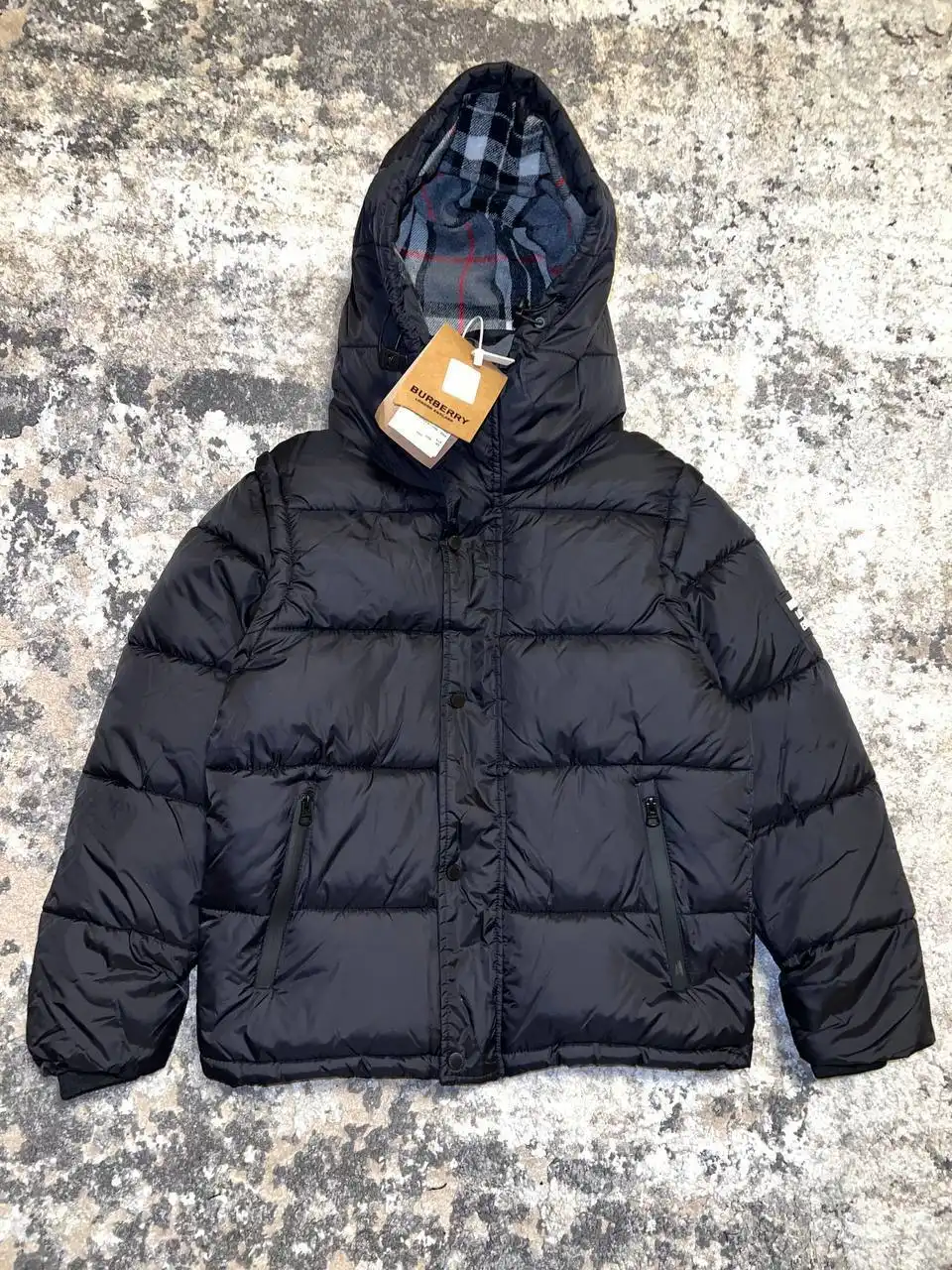 Пуховик Burberry размер L новое с бирками - Верхняя одежда (Одежда) в Архангельск