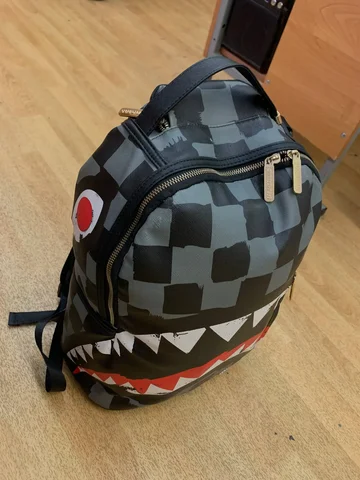 Продам бэг пэк спрейграунд - частное объявление в Архангельск