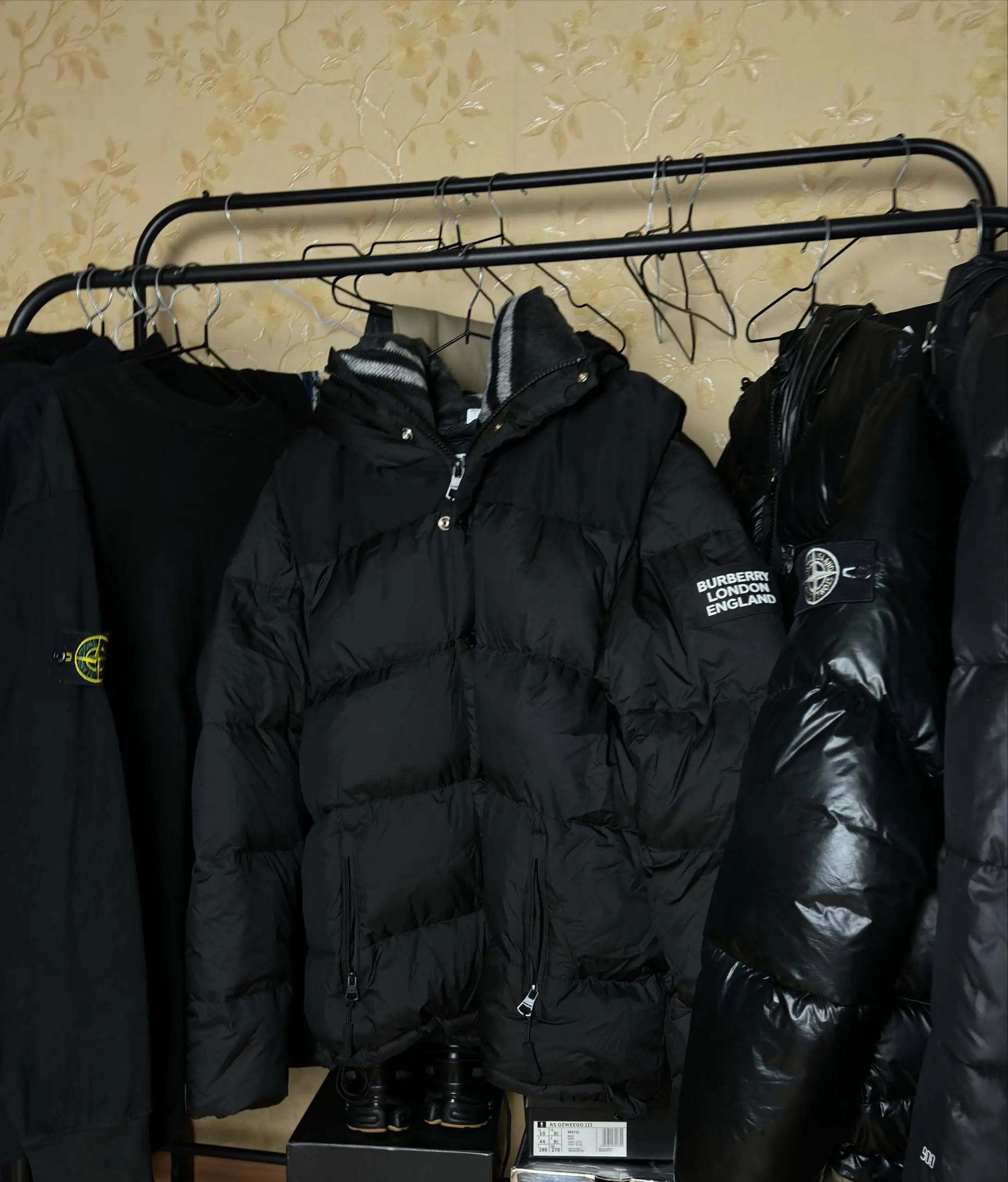 Пуховик Burberry размер L - Одежда в Архангельск