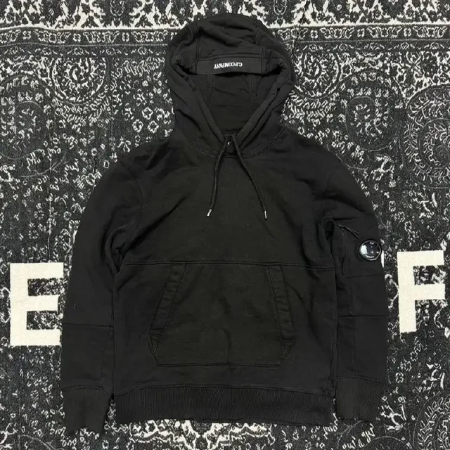 Худи CP Company размер S - частное объявление в Архангельск