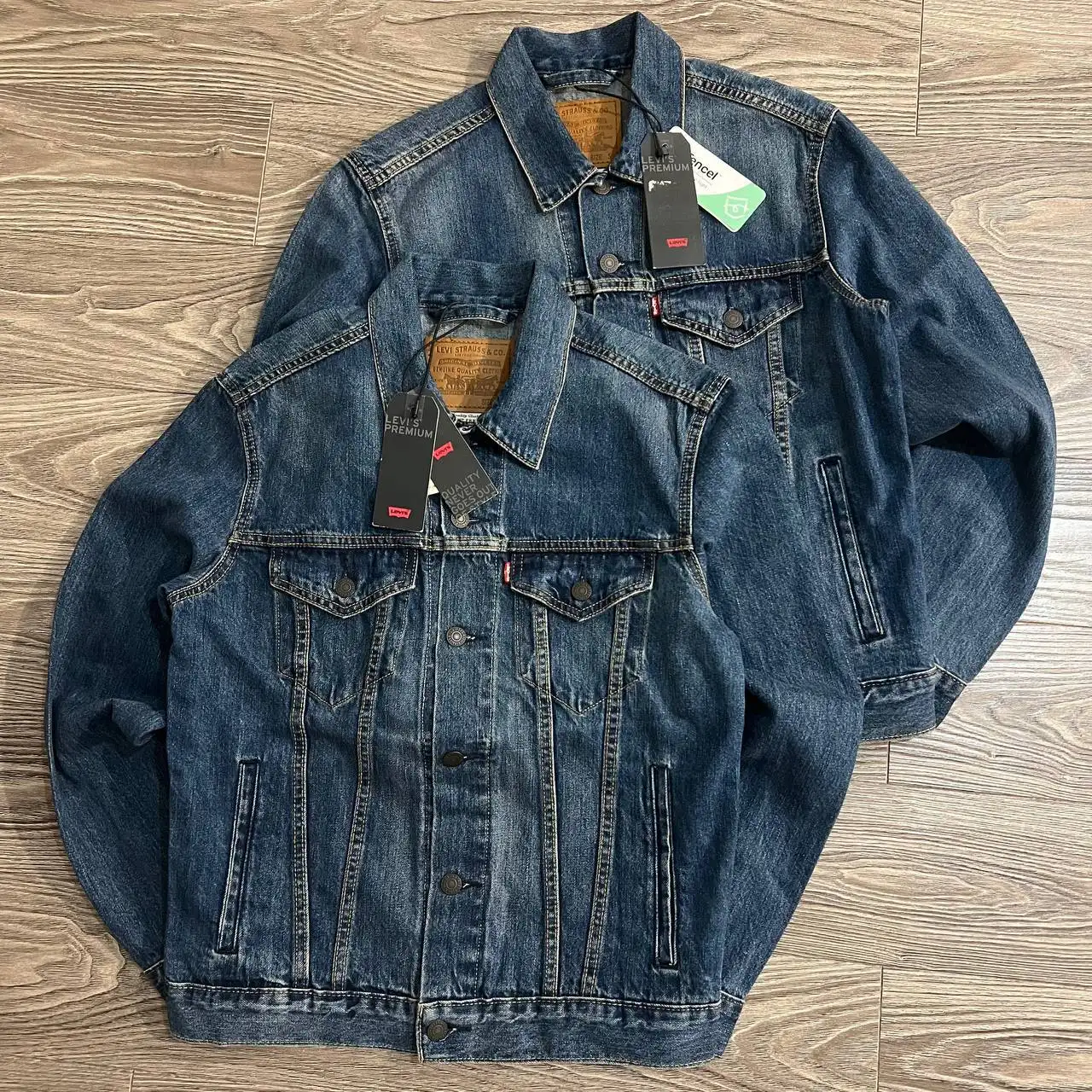 Новые джинсовки Levis Premium с бирками - Джинсы (Одежда) в Архангельск