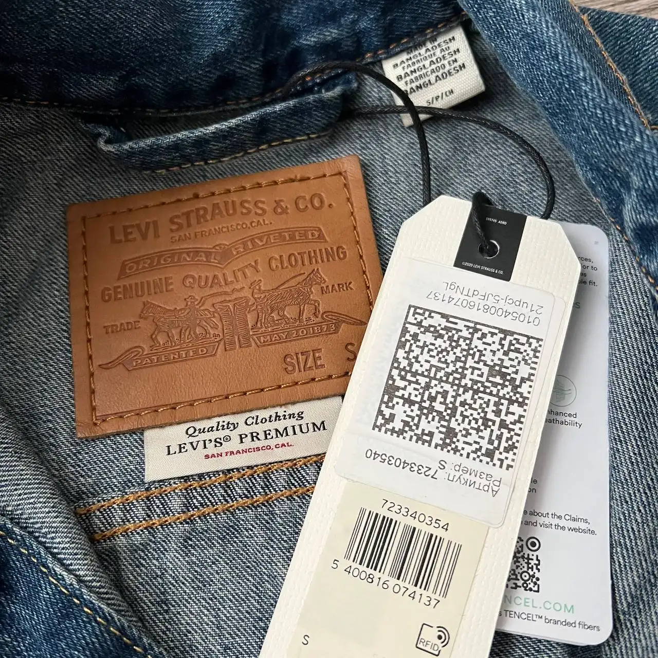 Новые джинсовки Levis Premium с бирками - Джинсы (Одежда) в Архангельск