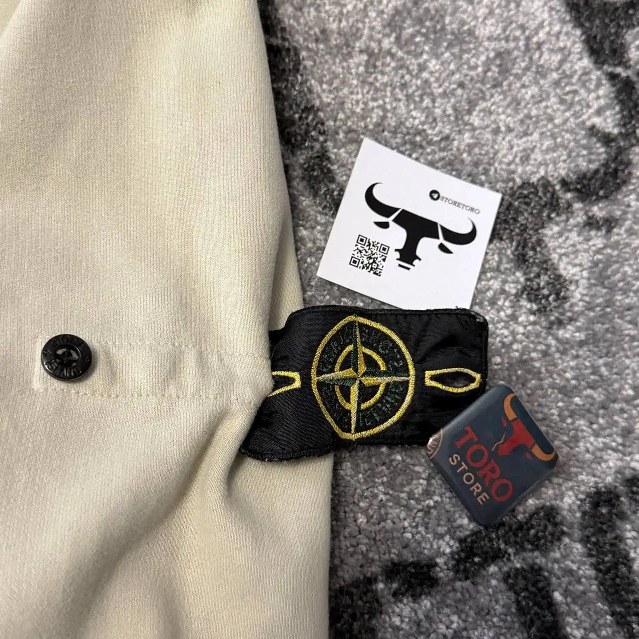Зип-Худи Stone Island размер S - Верхняя одежда (Одежда) в Архангельск