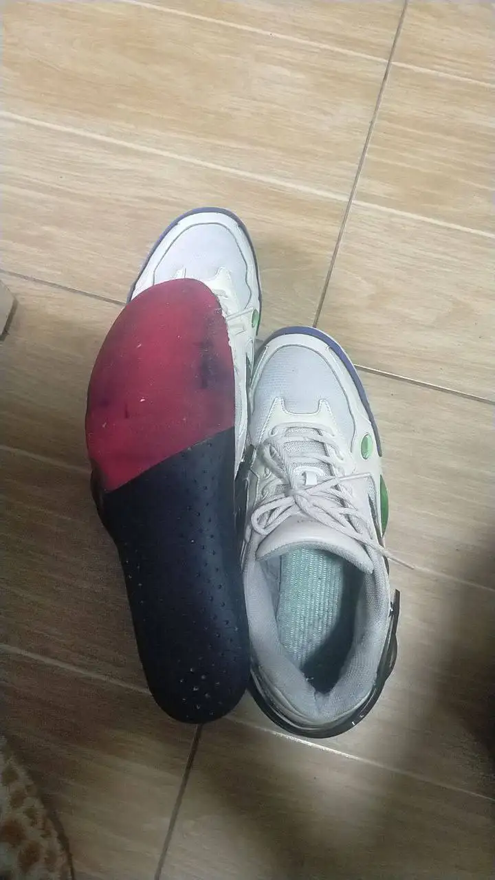 Кроссовки в отличном состоянии - Обувь (Одежда) в Архангельск