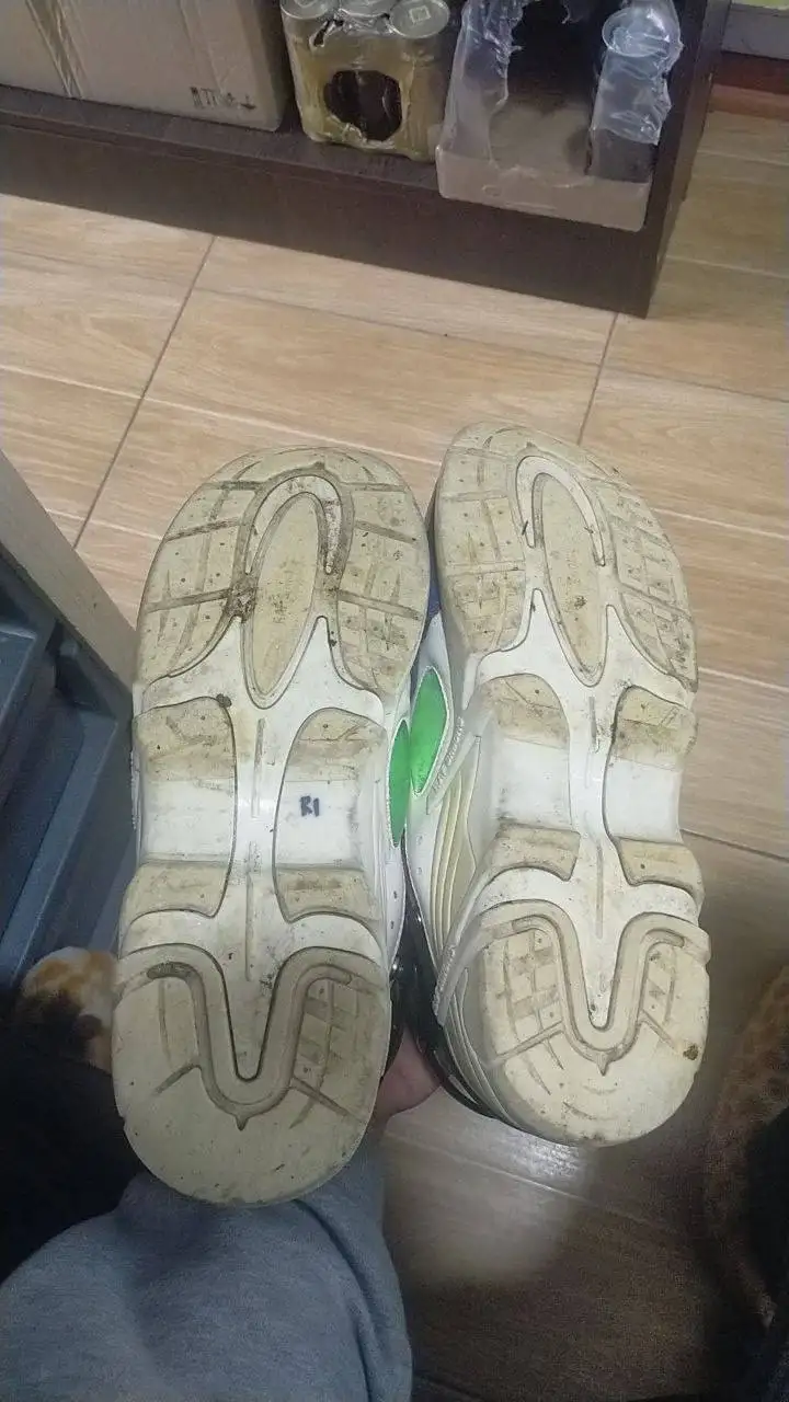 Кроссовки в отличном состоянии - Обувь (Одежда) в Архангельск