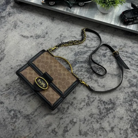 Сумка COACH в отличном состоянии - Сумки в Архангельск