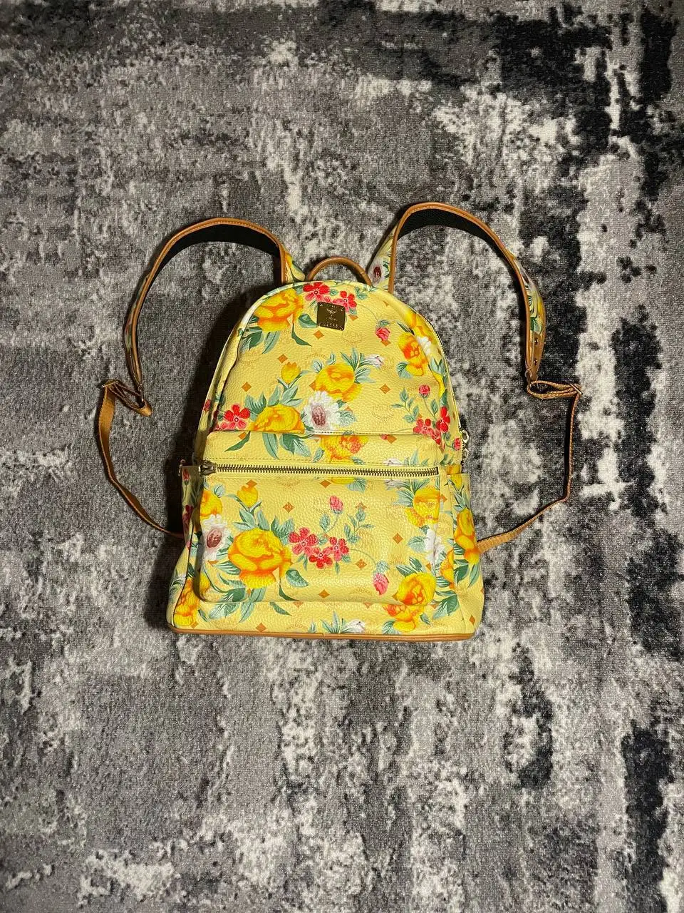Mcm Flowers Backpack Оригинал Размер L - Сумки и рюкзаки (Одежда) в Архангельск