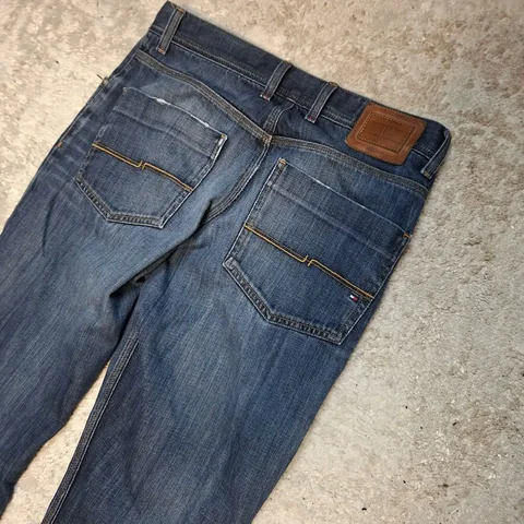 Джинсы Tommy Hilfiger размер M - Джинсы в Архангельск