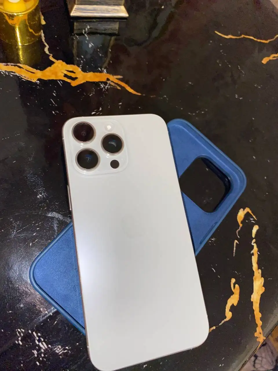 Продажа iPhone 15 Pro Max с разбитым дисплеем - Смартфоны (Электроника) в Архангельск