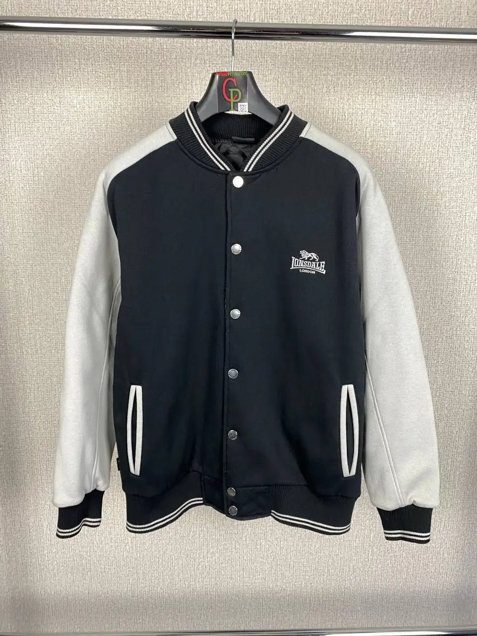 Бомбер Lonsdale Big Logo размер L - Верхняя одежда (Одежда) в Архангельск