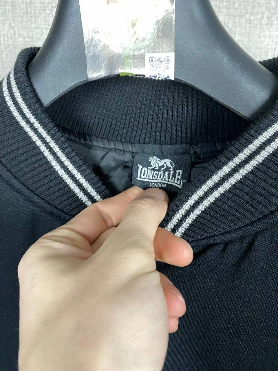 Бомбер Lonsdale Big Logo размер L - Верхняя одежда (Одежда) в Архангельск