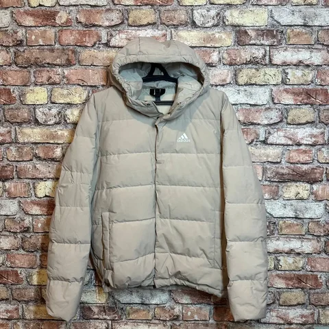 Adidas puffer куртка размер M - Верхняя одежда в Архангельск