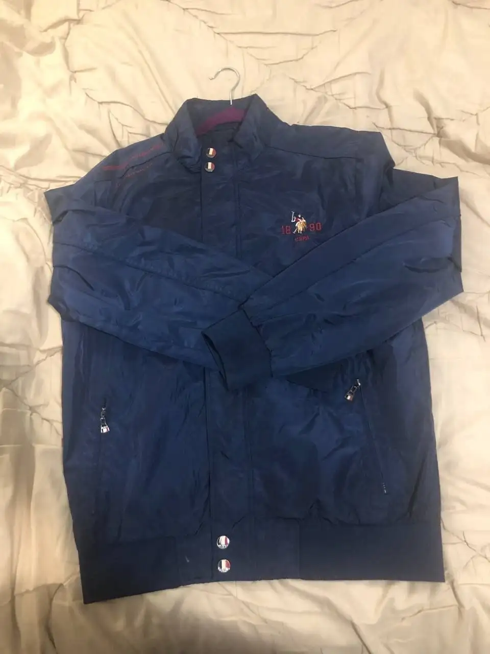 Продажа ветровки - Верхняя одежда (Одежда) в Архангельск