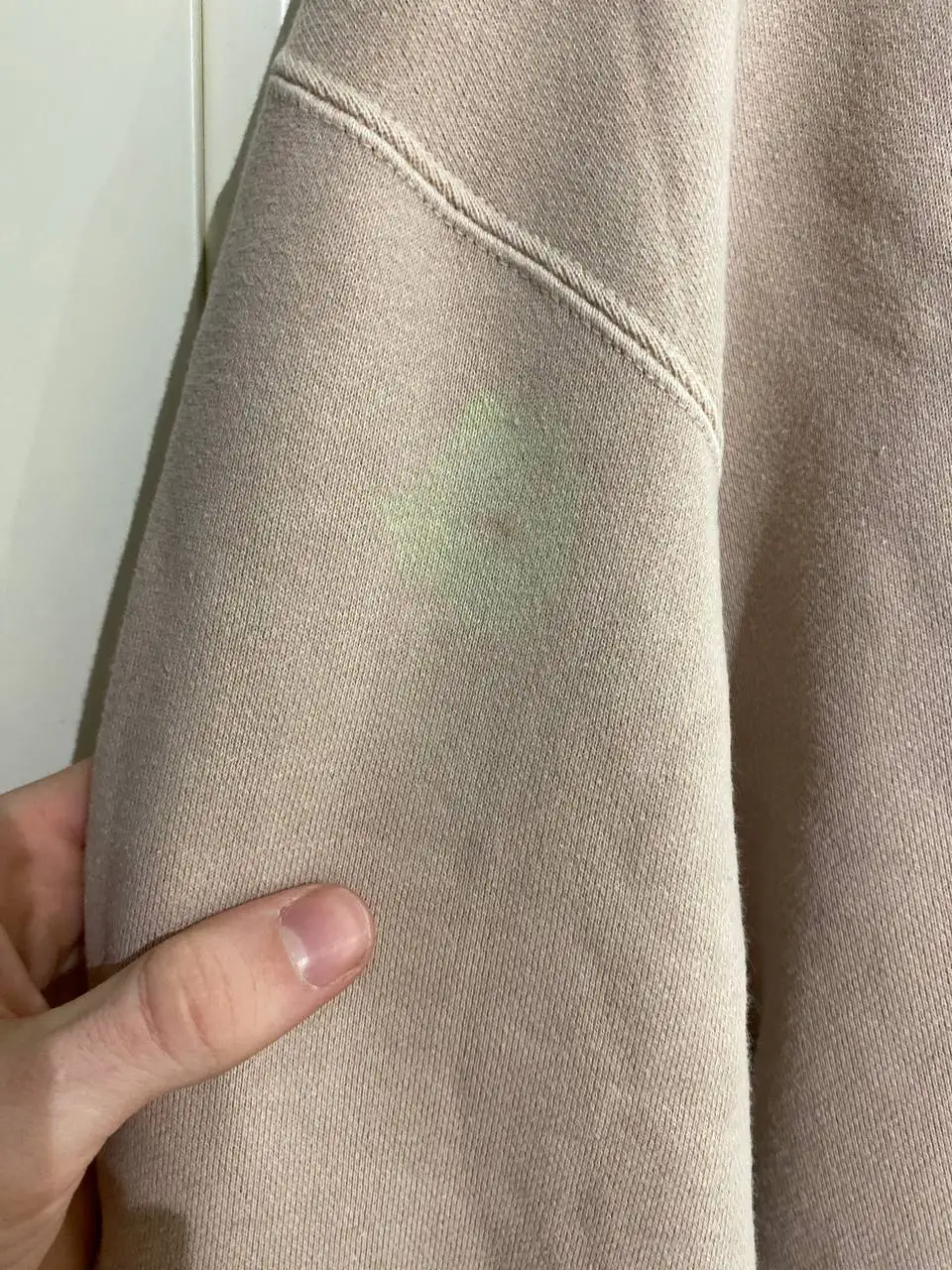 Продам кав с незаметным зеленым пятнышком - Барахолка в Архангельск