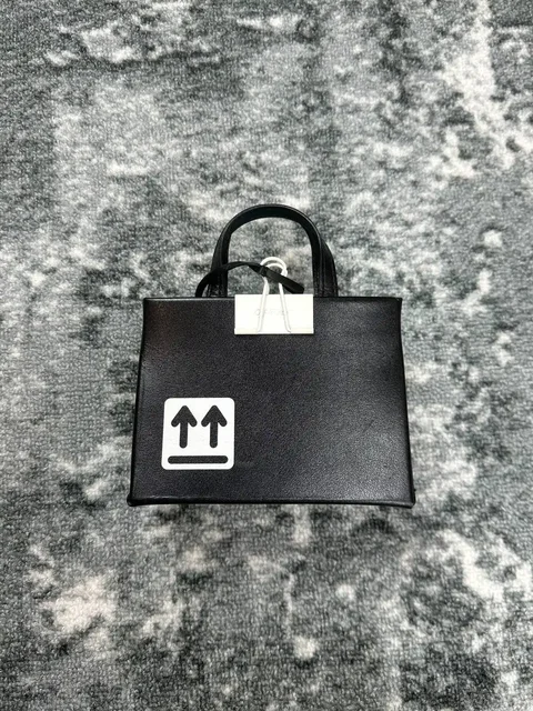 Мини сумка Off White - частное объявление в Архангельск