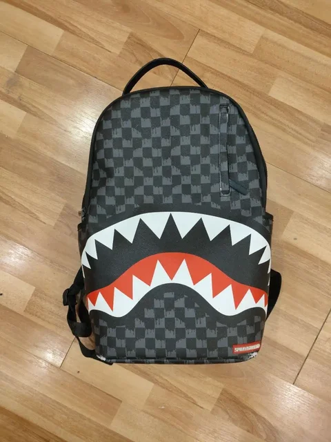 SPRAYGRAUND SHARKS IN PARIS куртка - Одежда в Архангельск