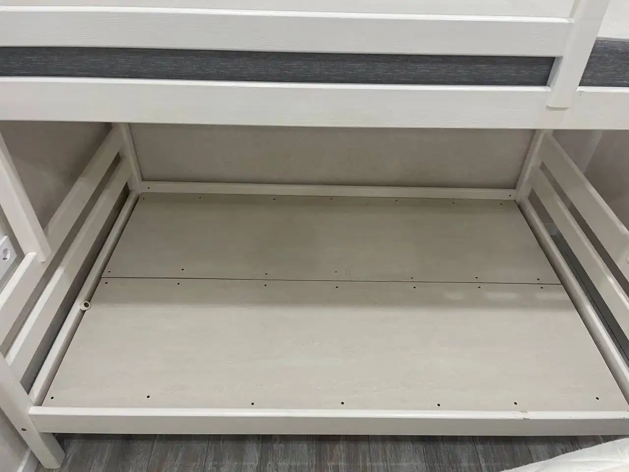 Кровать двухспальная с ортопедическим матрасом