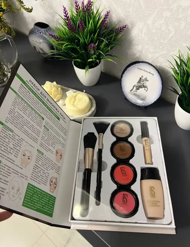 Новый набор косметики в заводской упаковке - Лекарственные средства в Краснодар