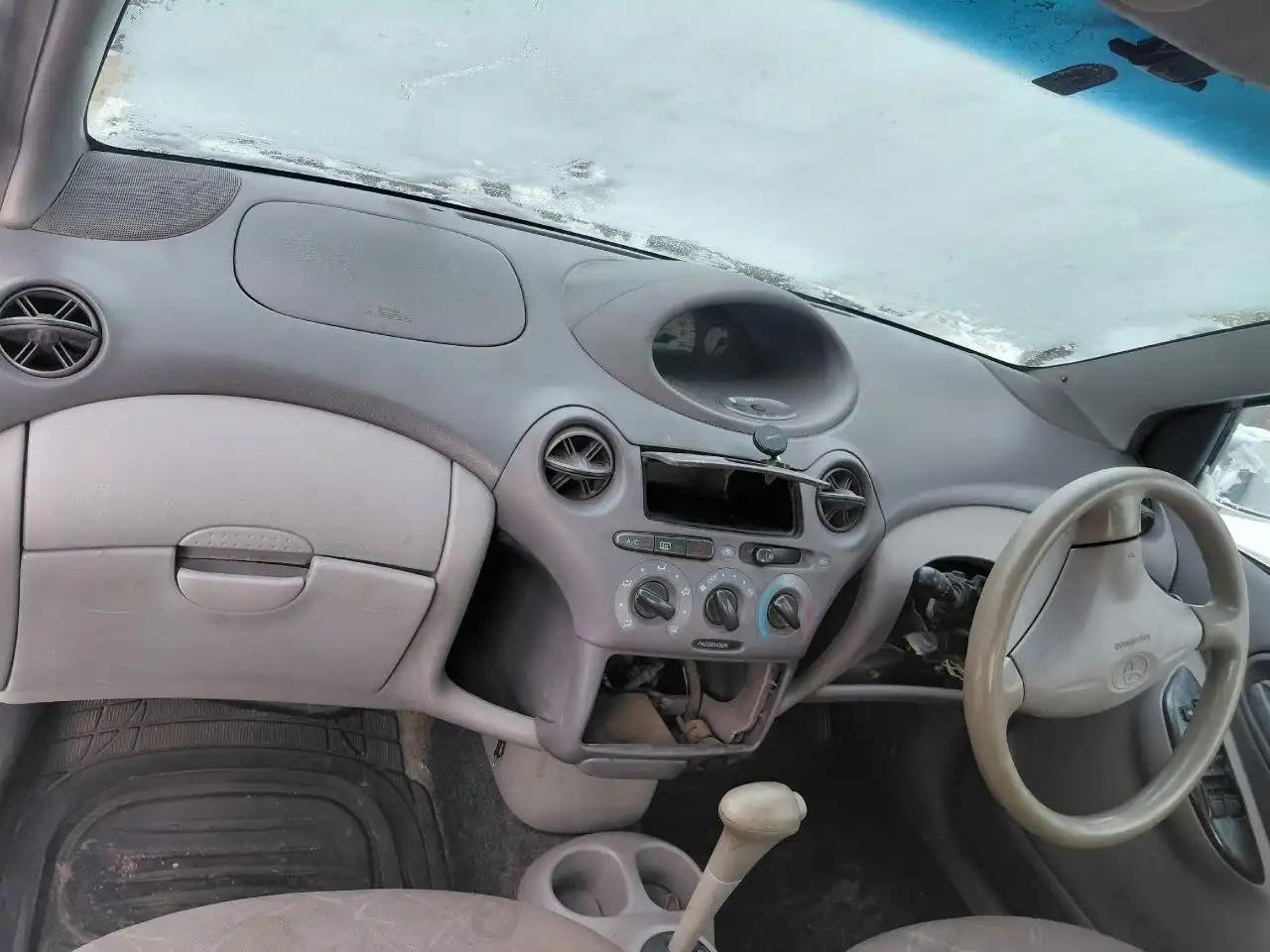 Продажа Toyota Platz 2001 года