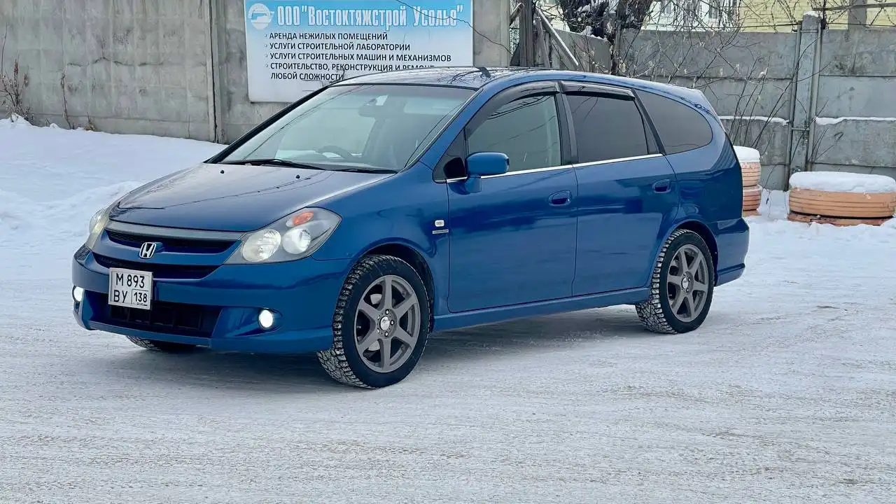 Продам автомобиль 2004 года