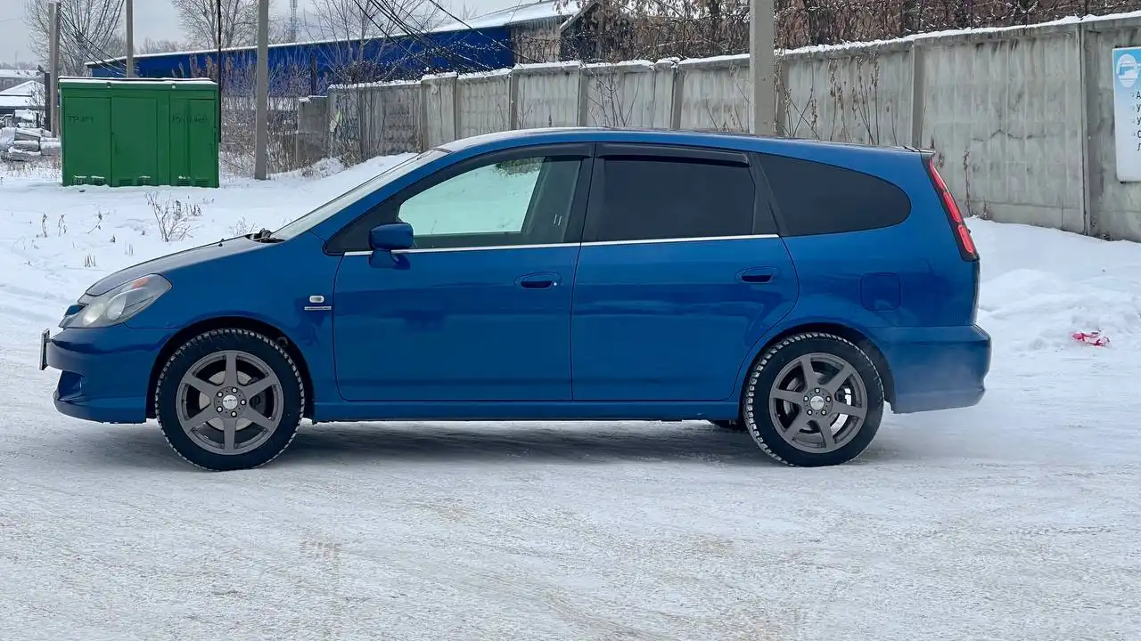 Продам автомобиль 2004 года