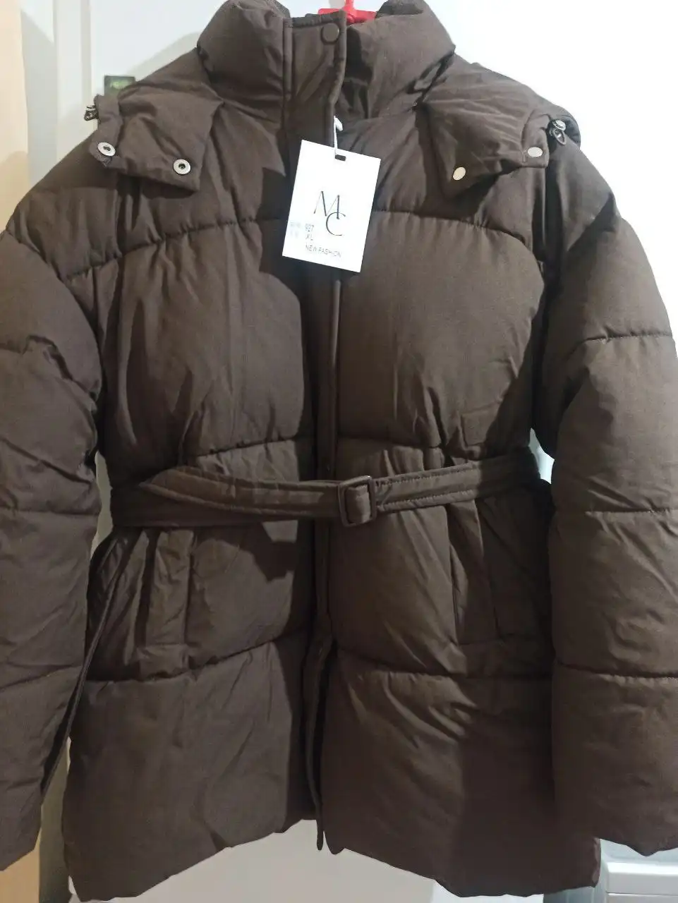 Пуховик шоколадного цвета размер XL