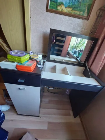 Продам туалетный столик в отличном состоянии - Для дома и дачи в Иркутск