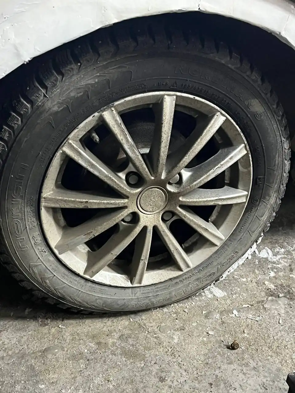 Продам диски комплект 4:114.3 R15 с резиной Nordman 5 (шип)