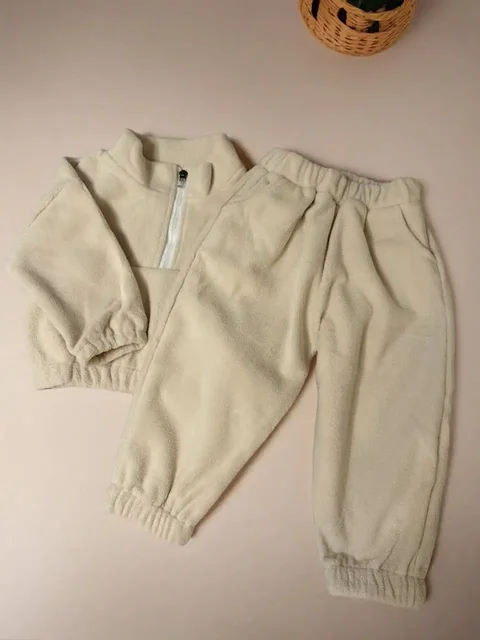 Одежда новые 92-104 размер - Украшения в Иркутск