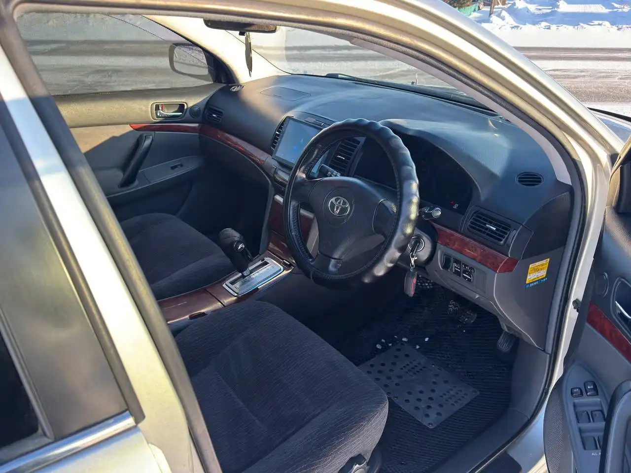 Продажа Toyota Premio 2002 года с двигателем 1.8