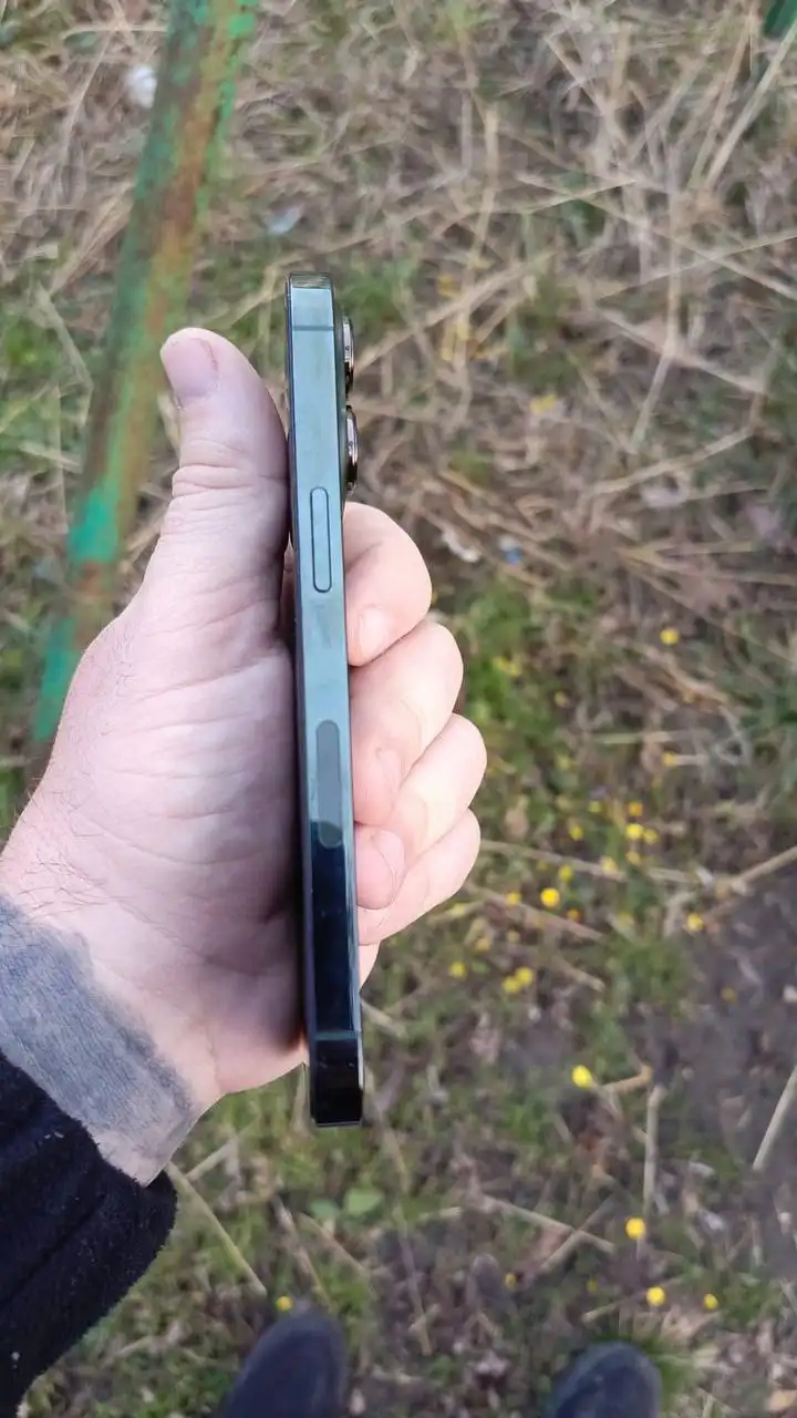 Продам iPhone 13 Pro 128 ГБ