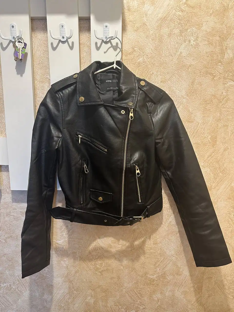 Продаются женские кожаные куртки новые