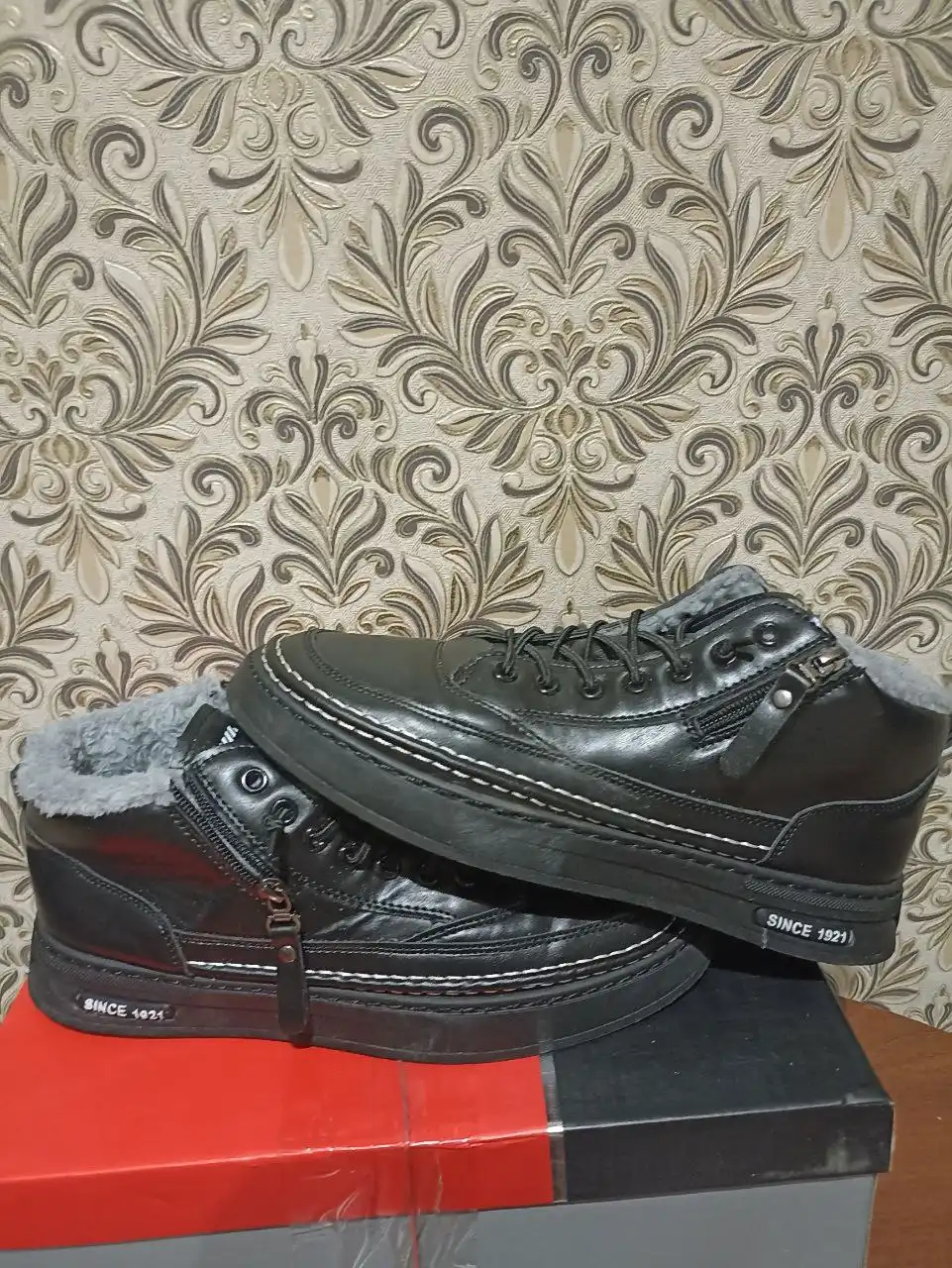 Продажа новой обуви и одежды - Верхняя одежда и обувь (Одежда) в Ново Ленино