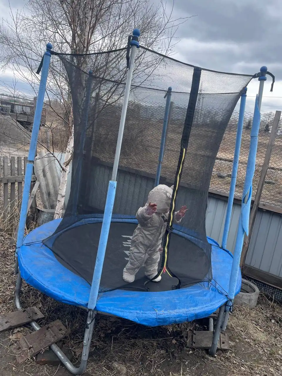 Продажа батута 183' в хорошем состоянии - Спорт и отдых (Хобби и отдых) в Иркутск