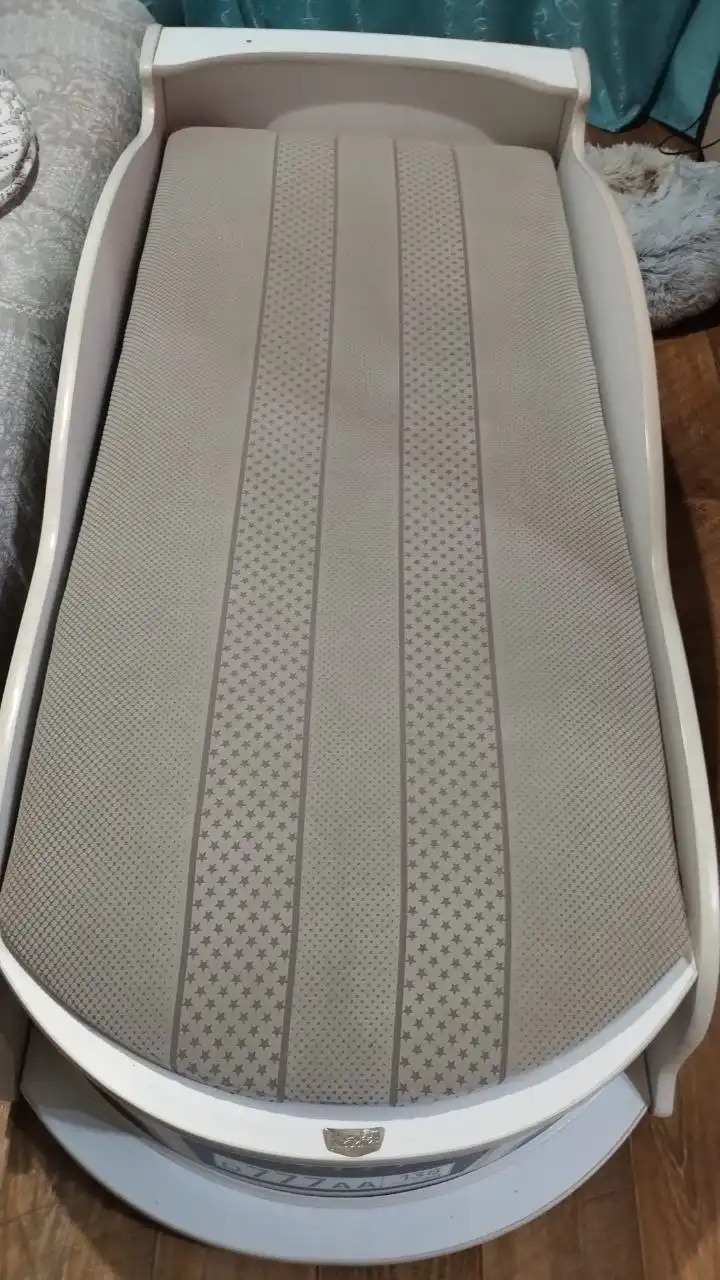 Детская кровать с неработающей подсветкой - Детская мебель (Товары для детей) в Иркутск