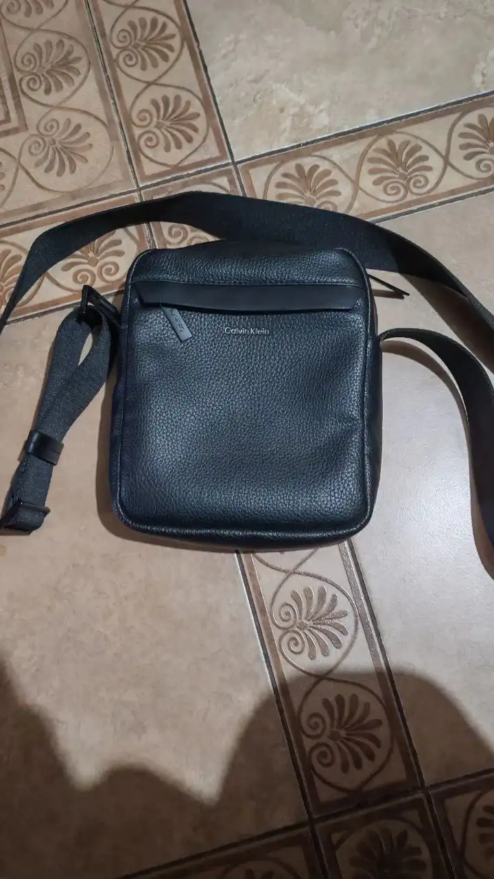 Продам барсетку Calvin Klein оригинал - Аксессуары (Одежда) в Иркутск