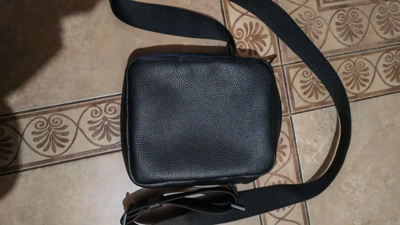 Продам барсетку Calvin Klein оригинал - Аксессуары (Одежда) в Иркутск