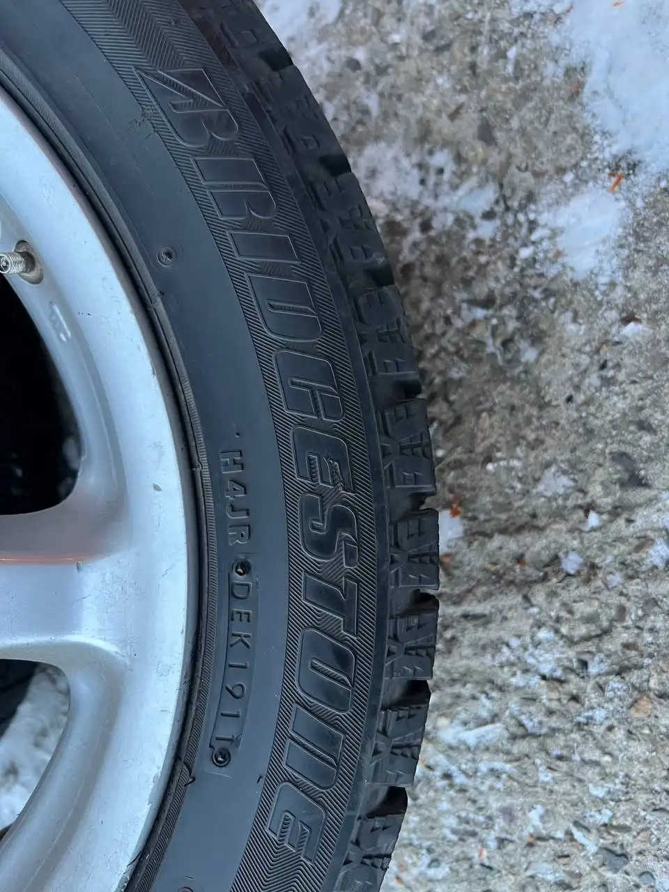 Продажа резины Bridgestone blizzak Revo GZ 225/50R17 94S - Шины (Запчасти) в Иркутск