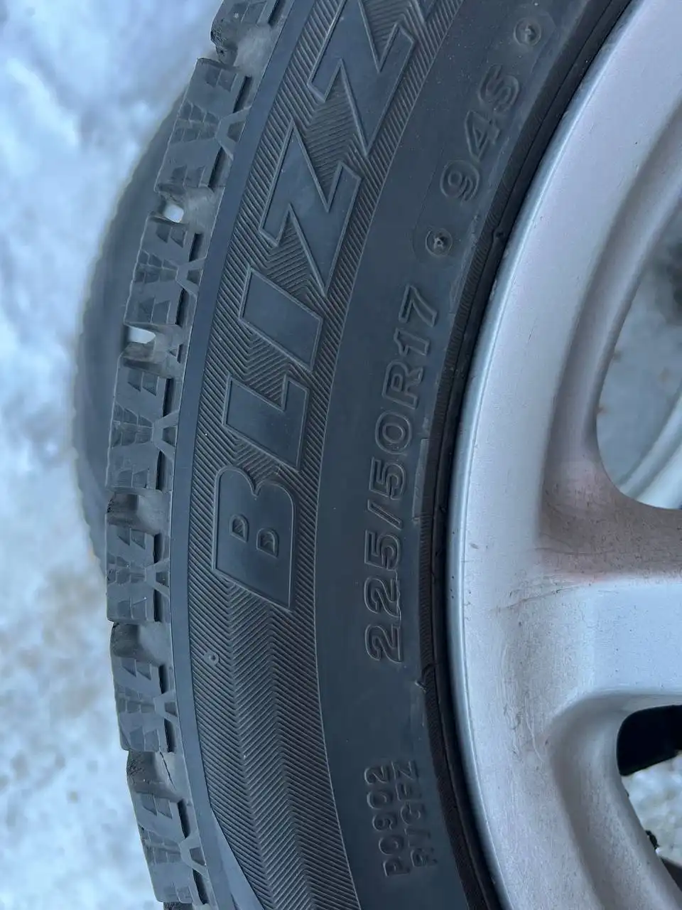 Продажа резины Bridgestone blizzak Revo GZ 225/50R17 94S - Шины (Запчасти) в Иркутск