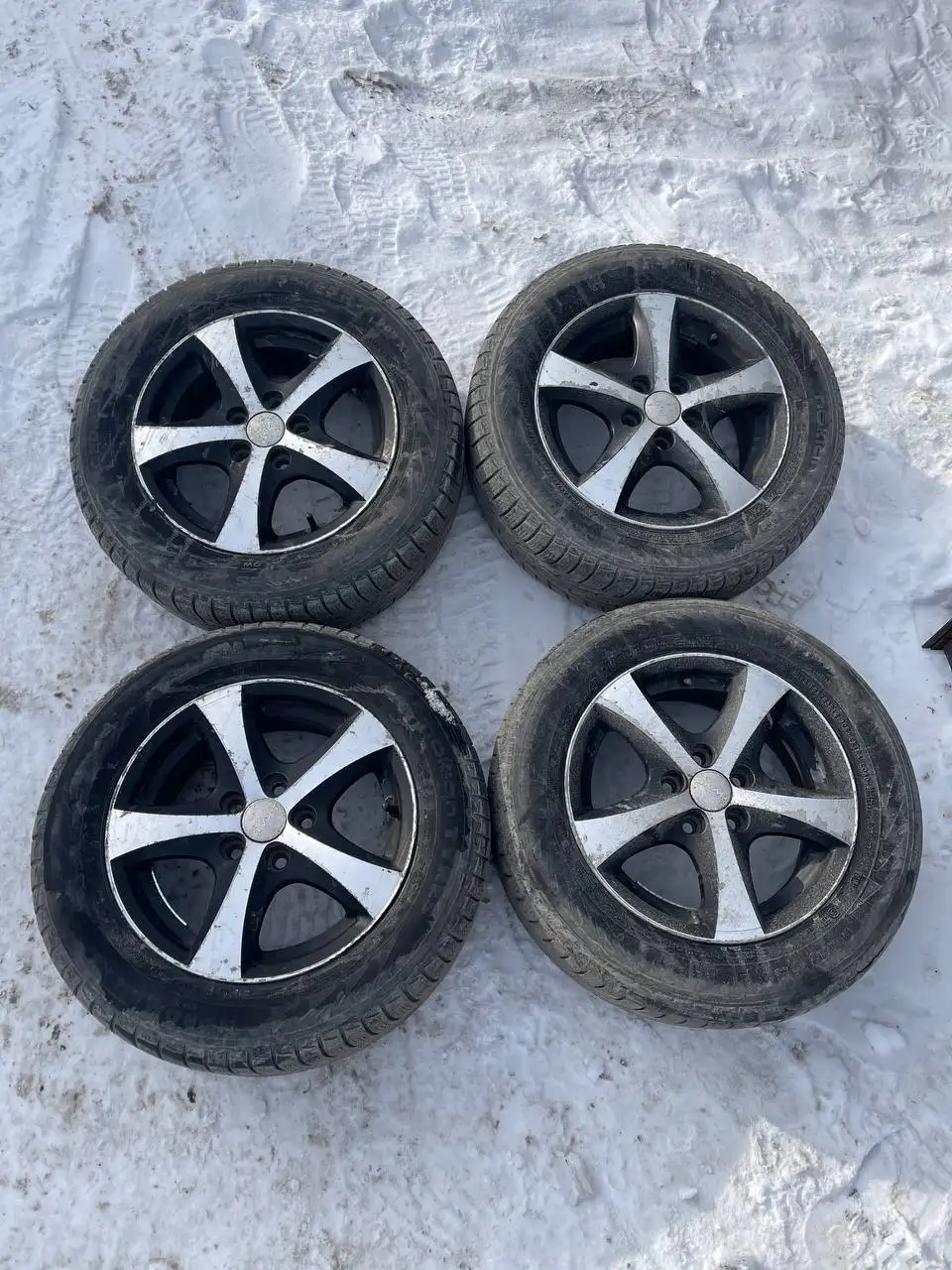 Шины R14 для зимы - Шины и диски (Запчасти) в Иркутск