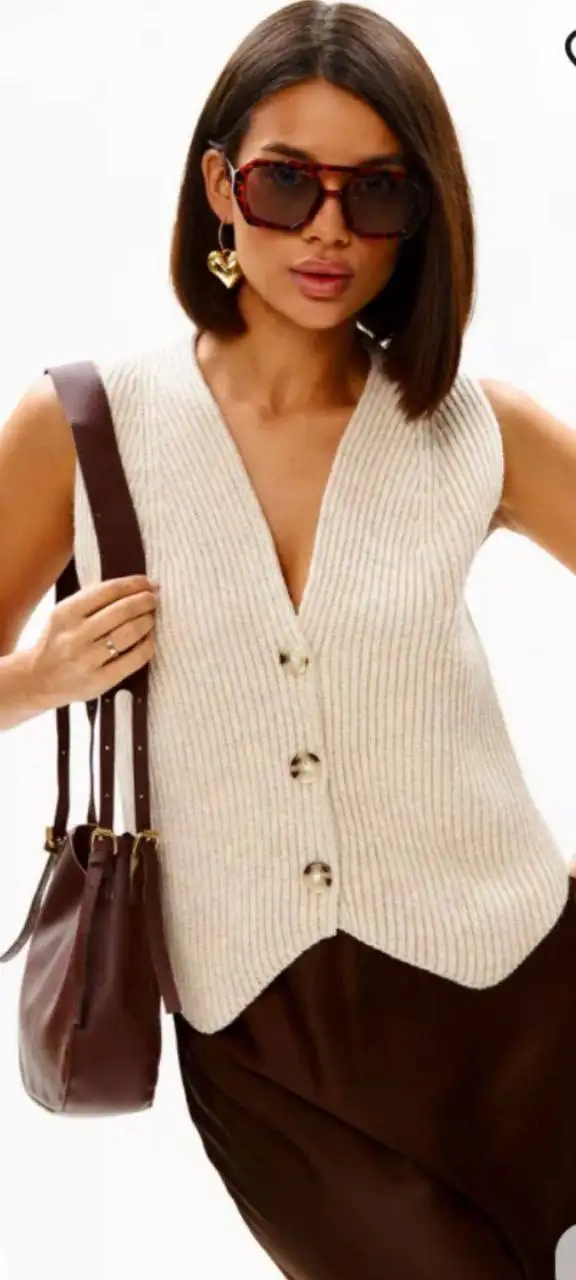 Новые жилеты из 100% шерсти - Верхняя одежда (Одежда) в Шелехов