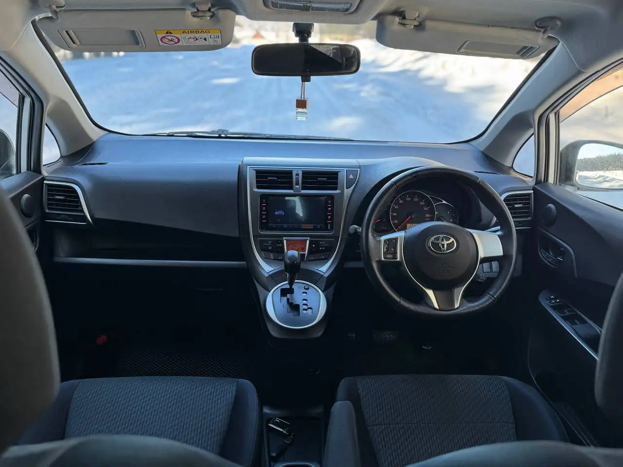 Продам Toyota Ractis 2012 года с пробегом 71.000 км - Легковые автомобили (Авто) в Залари